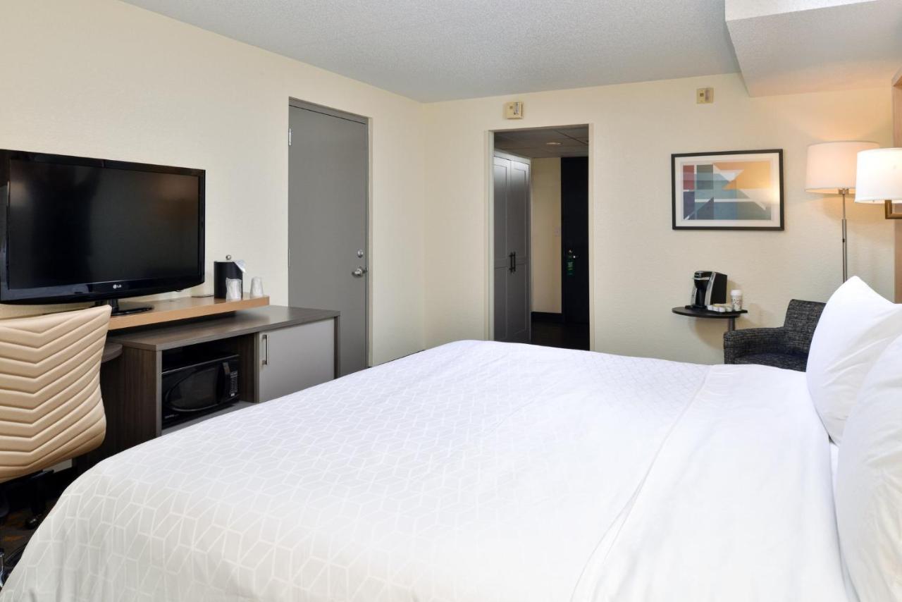 Holiday Inn Hotel & Suites Overland Park-Convention Center By Ihg Exterior foto