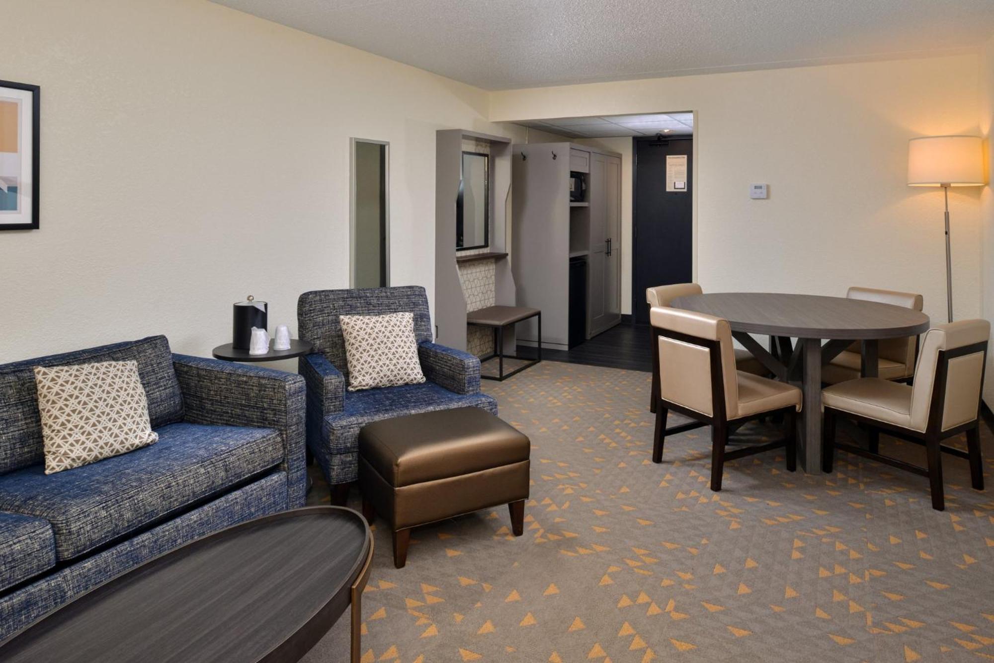 Holiday Inn Hotel & Suites Overland Park-Convention Center By Ihg Exterior foto